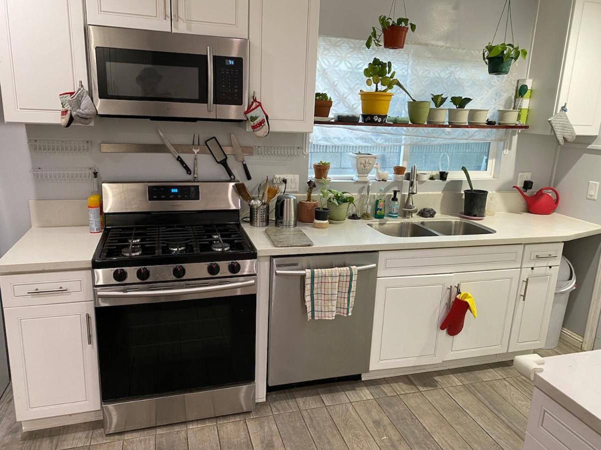 Private Room In Los Angeles La With Tv & Wifi & Ac & View Of Hollywood Sign & Private Fridge & Shared Kitchen!!! エクステリア 写真